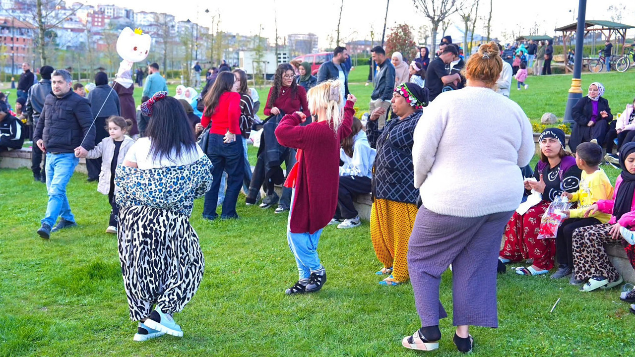 Ayazma’da ritim ve neşe: Dünya Romanlar günü Sancaktepe’de kutlandı