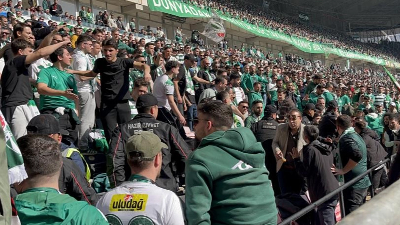 Bursasporlu taraftarlar arasındaki kavgayı polis ayırdı