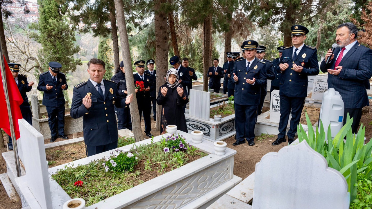İl Emniyet Müdürü Çağlar Şehit Polis Memurunun kabrini ziyaret etti