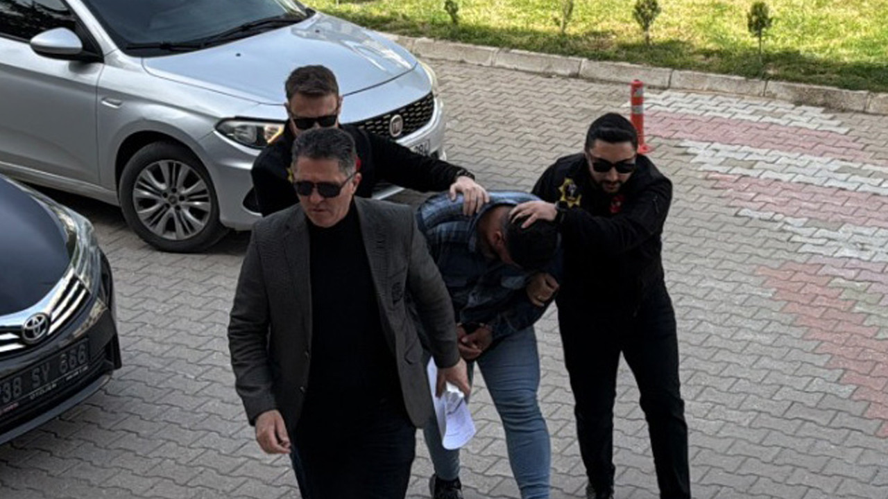 Bisküvi kutusundaki gizem çözüldü: Uyuşturucu hapları kutuya dizmiş