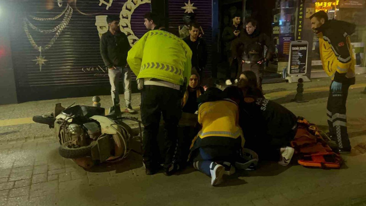 İki motosiklet çarpıştı: 2 yaralı var