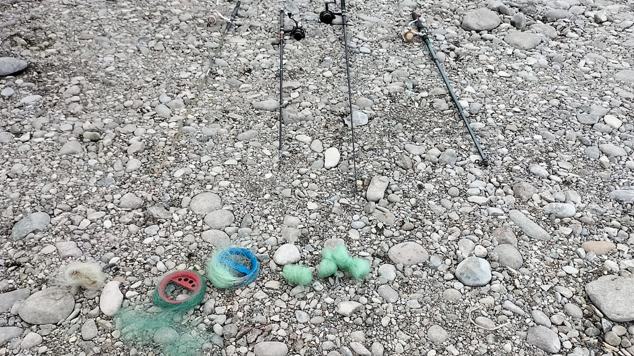 Jandarma Elazığ’da kaçak balık avlayanları yakaladı