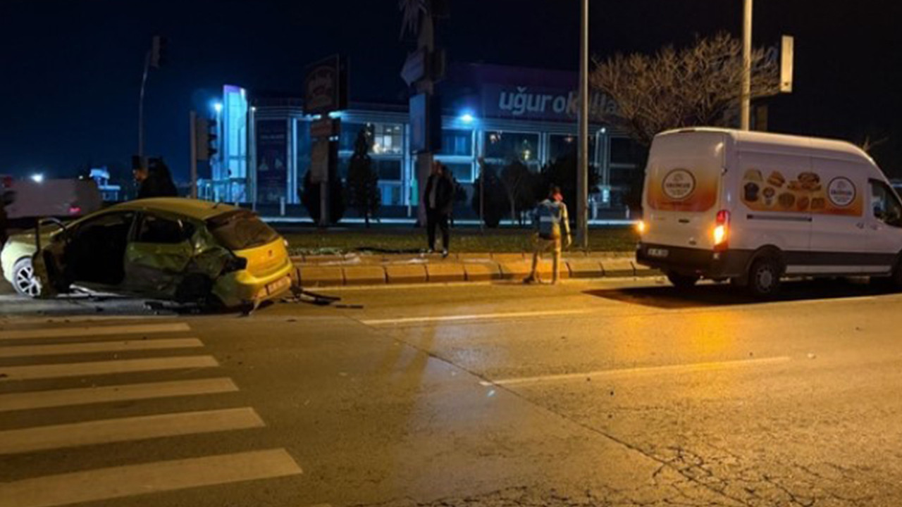 Kayseri’de otomobille panelvan araç çarpıştı: 1 yaralı var