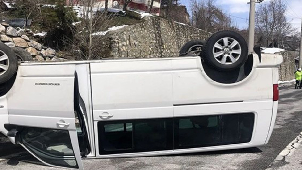 Otomobil ile kamyonet çarpıştı: 7 yaralı var