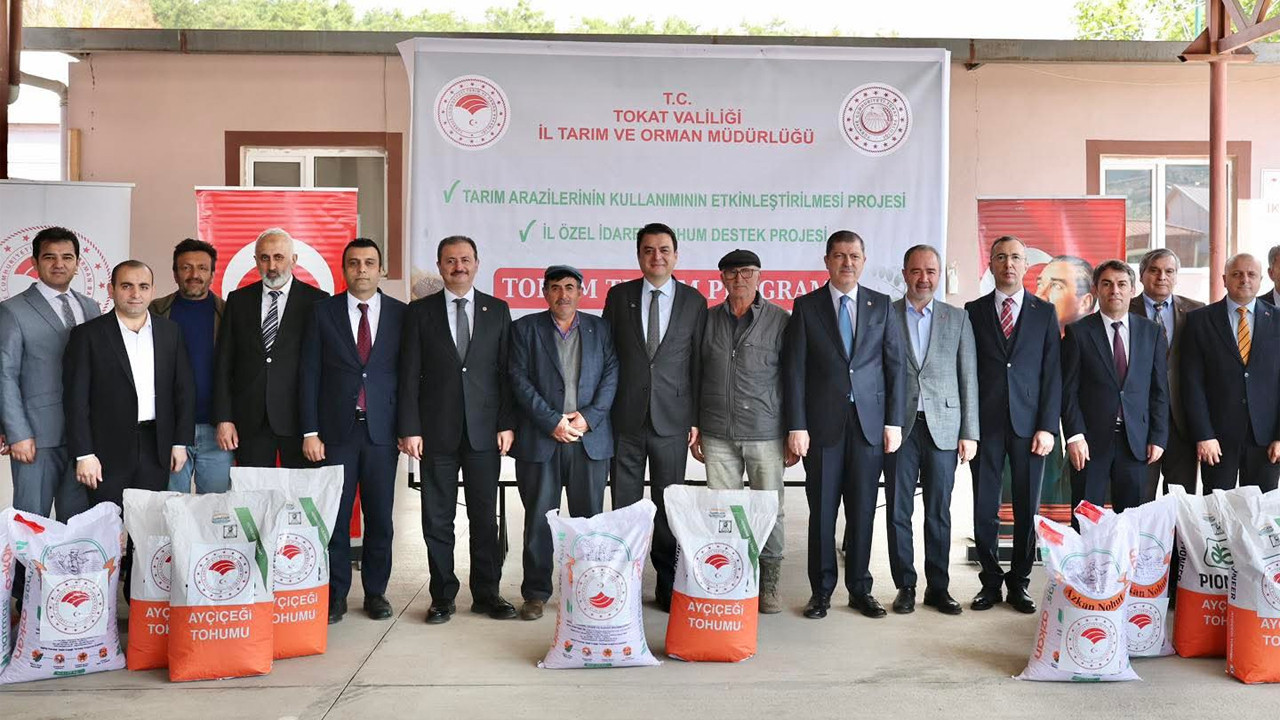 Vali Köklü’den çiftçiye büyük destek: Binlerce dönüm arazi tohumla buluşuyor