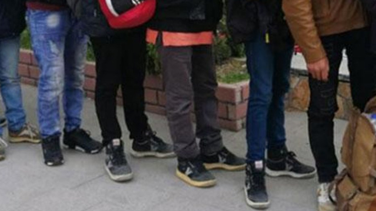 Edirne'de yasa dışı yollarla ülkeye giren 34 göçmen yakalandı