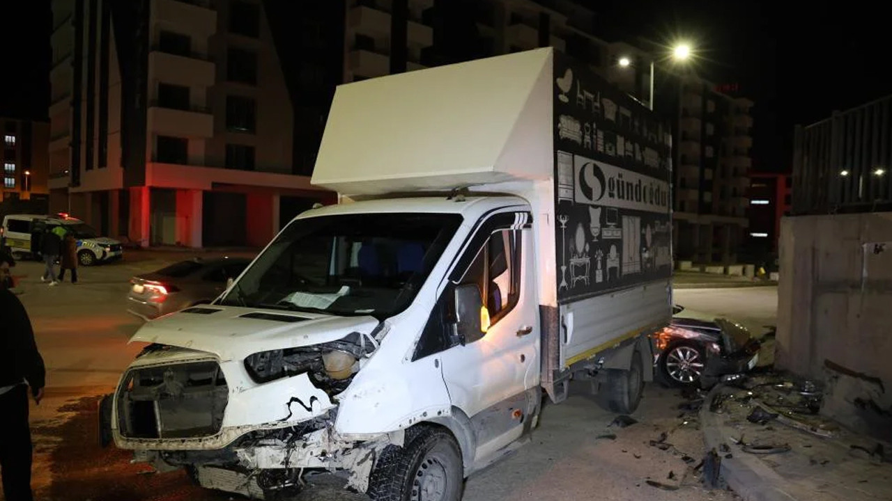 Elazığ’da pikap ile otomobil çarpıştı: 5 yaralı var