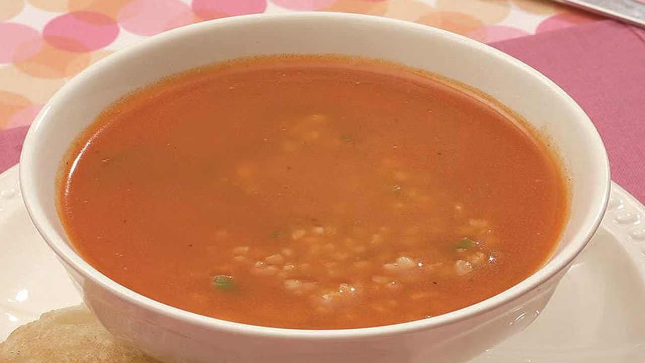 Geleneksel yöntemlerle Bulgur Çorbası