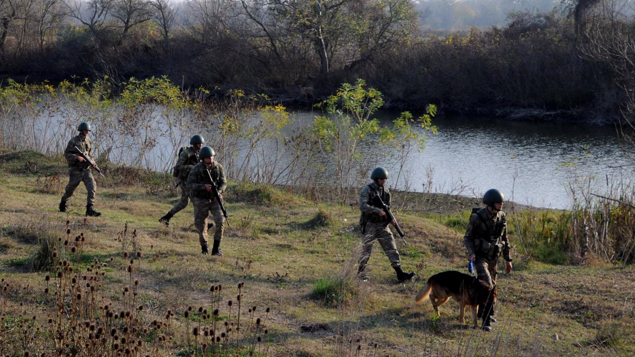 Jandarmadan sınırda firari operasyon: 3 kişi yakalandı