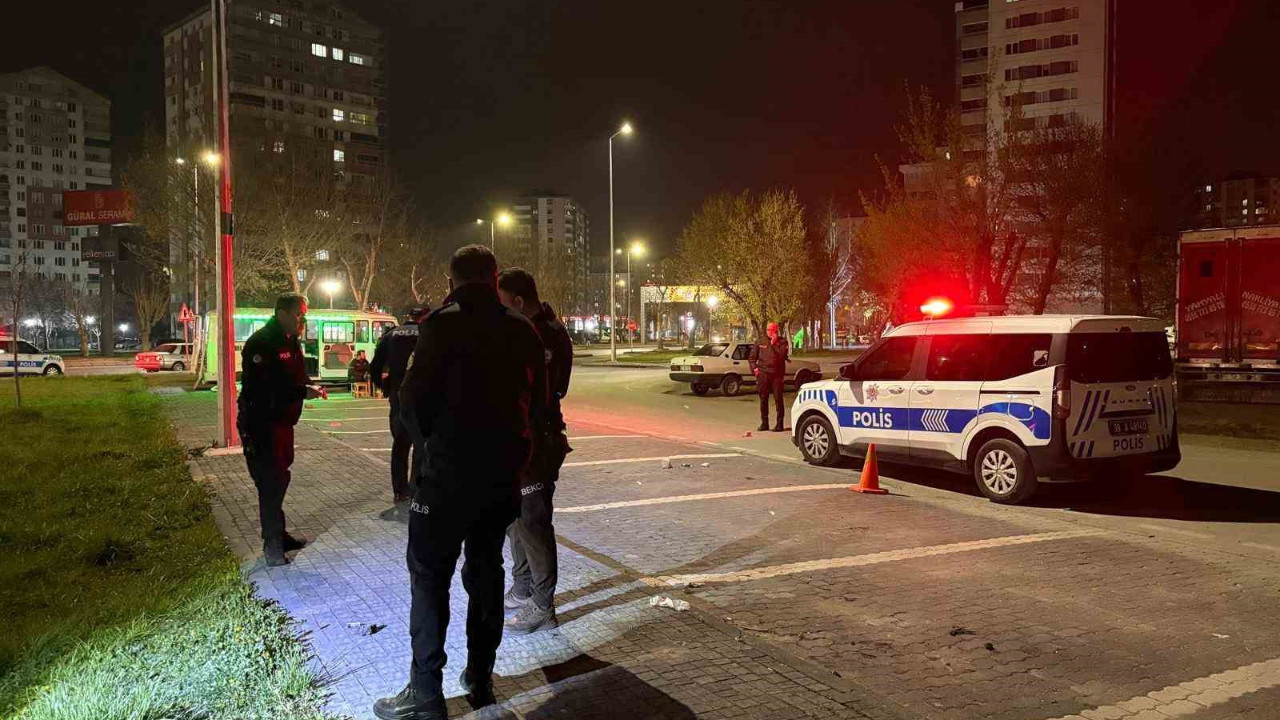 ‘Laf atma’ meselesinde kan aktı: 4 yaralı