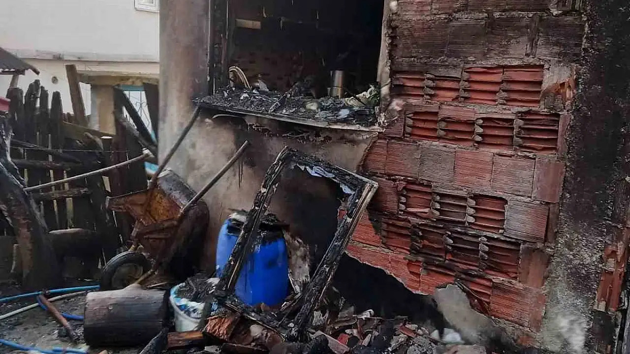 Mutfakta çıkan yangın büyümeden södürüldü