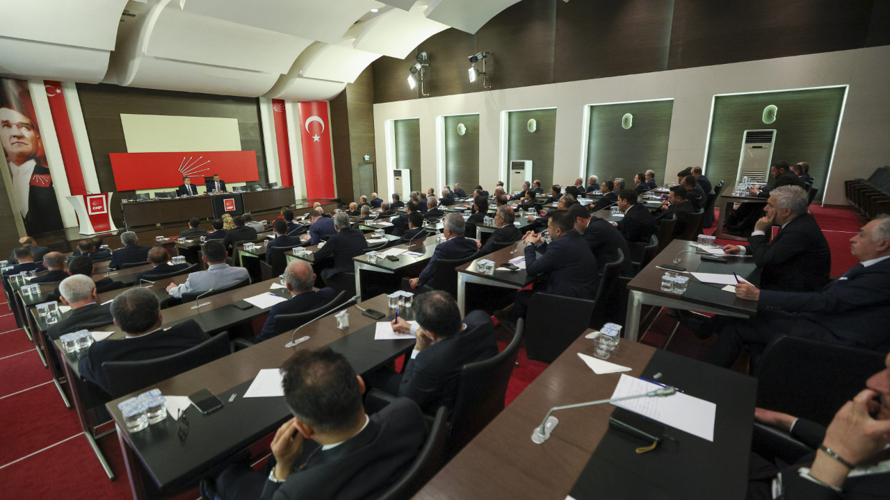 Özgür Özel, il başkanları ile bir araya geldi