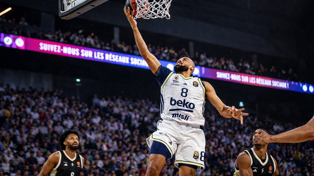 Fenerbahçe EuroLeague'de normal sezonu galibiyetle kapattı
