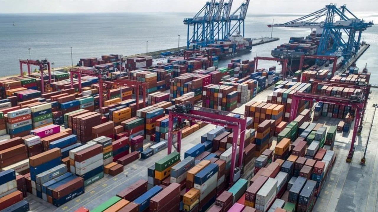 Hizmet ticaretinde devlerin hakimiyeti: İhracatın yüzde 62’si büyük firmalardan