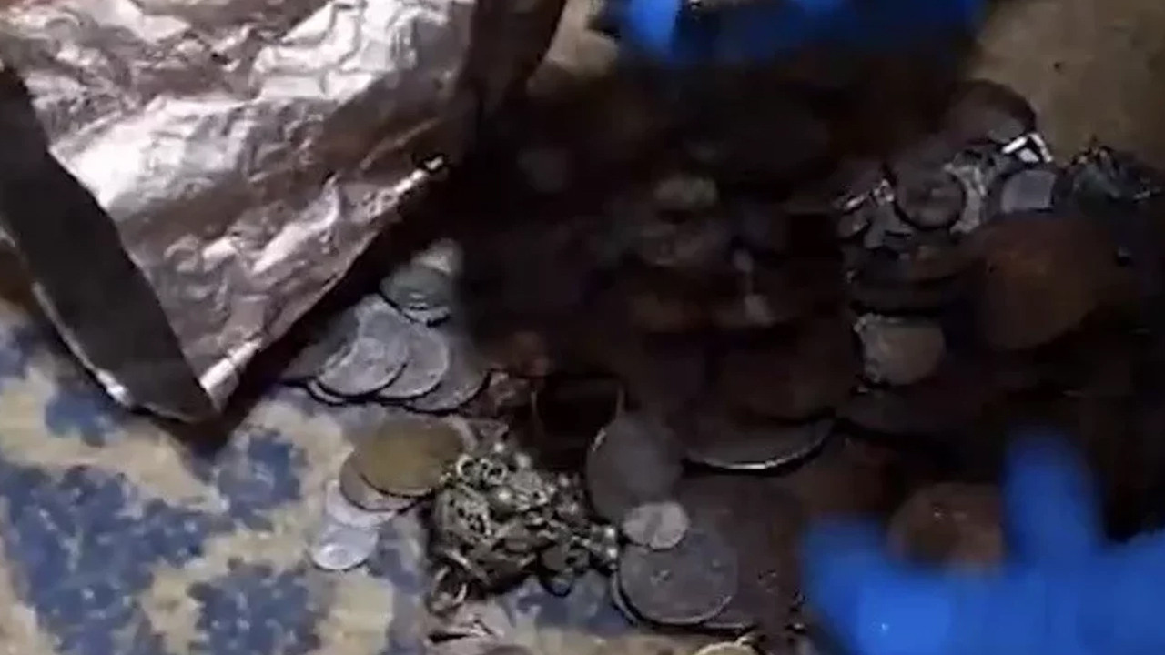 İzmir’de tarihi eser operasyonunda 203 eser ele geçirildi