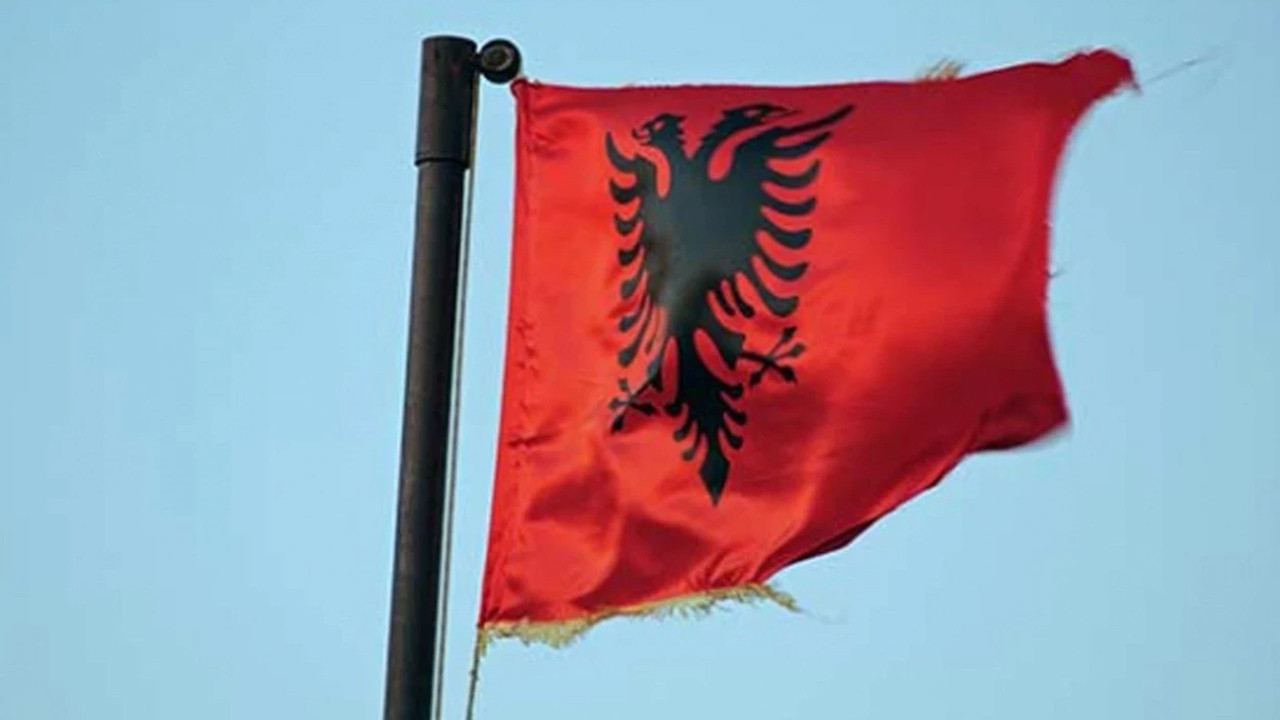 Arnavutluk’ta hükümete karşı gösteriler sürüyor