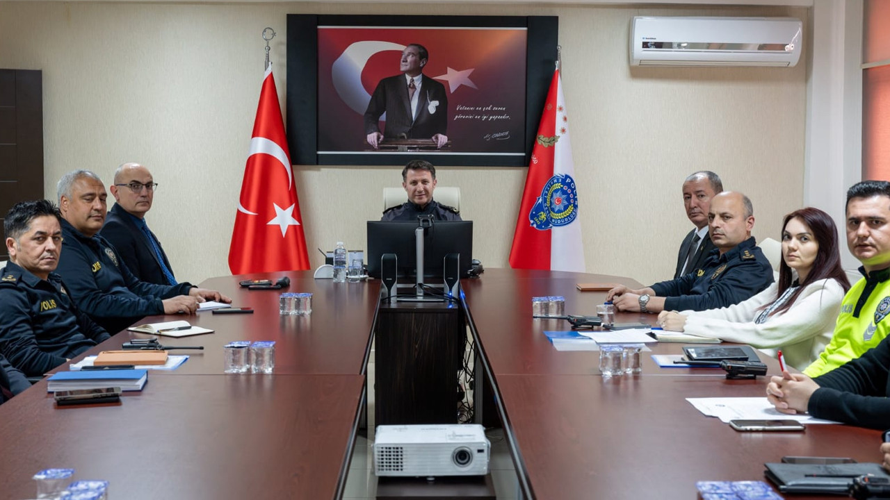 Bilecik'teki okullarda alınacak güvenlik tedbirlerine yönelik değerlendirme toplantısı yapıldı