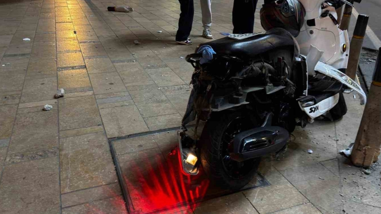 Genç kıza çarpmamak için bariyerlere girdi