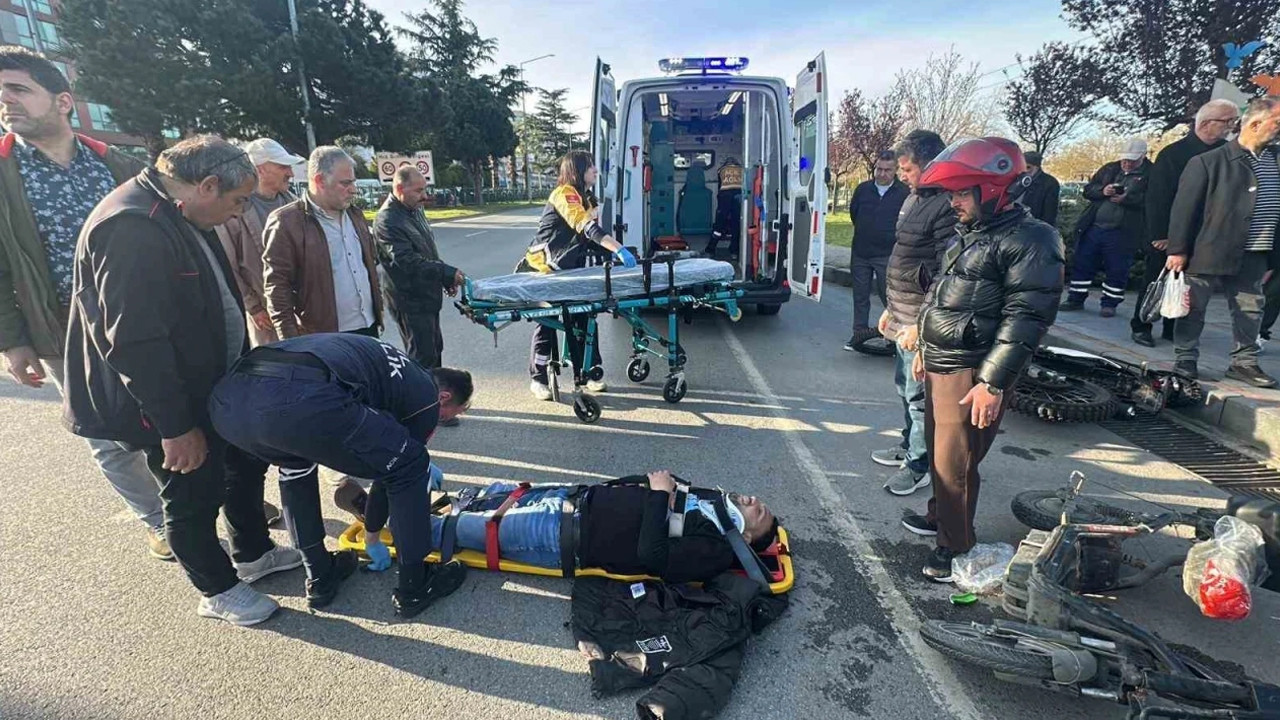Samsun'da korkutan çarpışma... Bulvar üzerinde motosiklet ve scooter birbirine girdi: Yaralılar var
