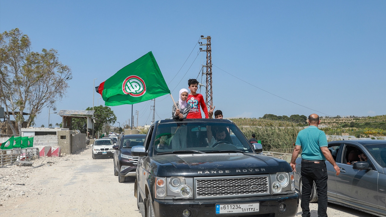 İsrail'le 10 günlük ateşkes ilan edildi Lübnanlılar güneydeki evlerine dönüyor