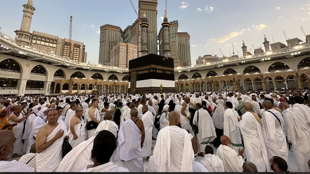 Türkiye'den giden ilk hacı kafilesi kutsal topraklara ulaştı