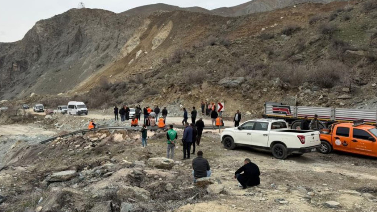Van-Hakkari yolunda heyelan kabusu