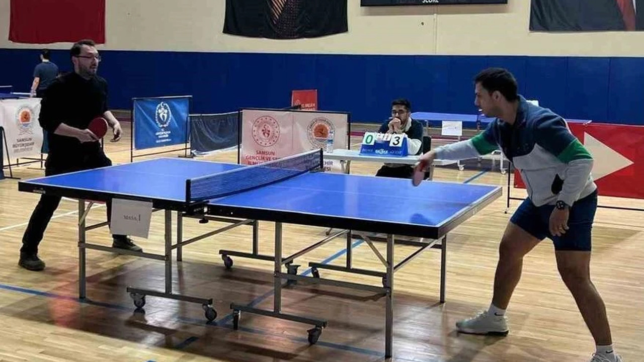 Beyaz önlükleri çıkardılar, masada ter döktüler