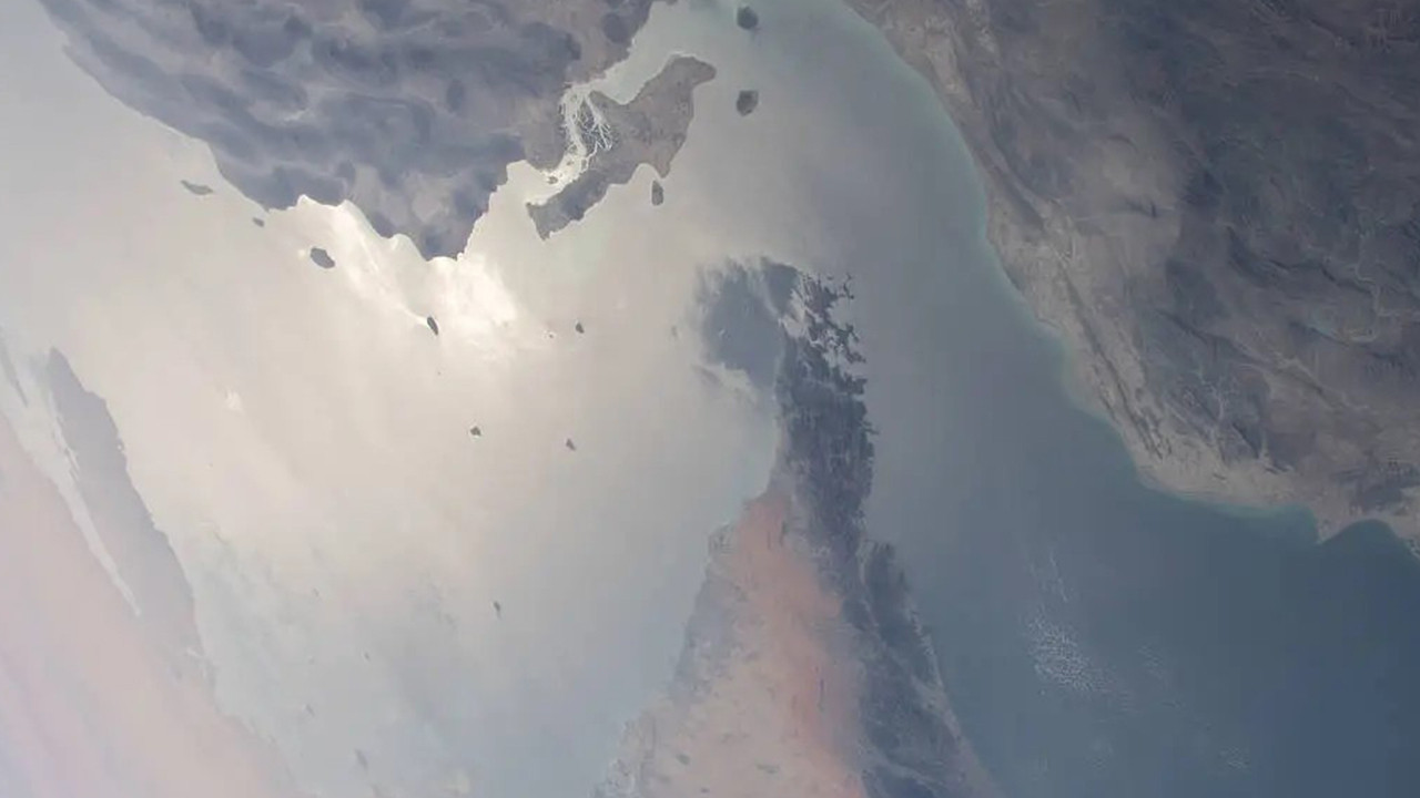 Devrim Muhafızları duyurdu: Hürmüz Boğazı abluka bitene kadar kapalı kalacak