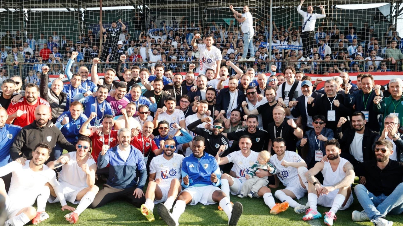 Erzurumspor, şampiyonluk kutlamalarını erteledi