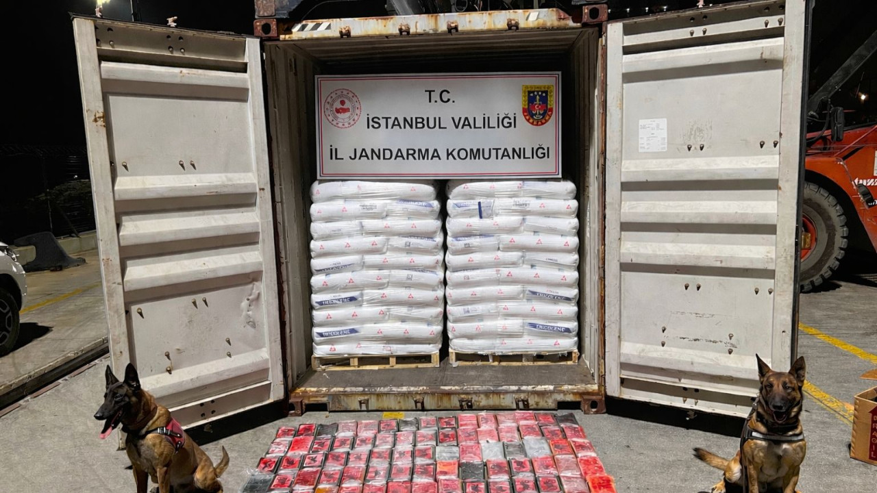 İstanbul’da gemiye baskın: 106 kilo kokain ele geçirildi