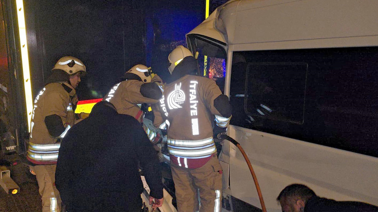 Kırmızı ışıkta bekleyen TIR’a çarptı: Kapıkule yolunda feci son