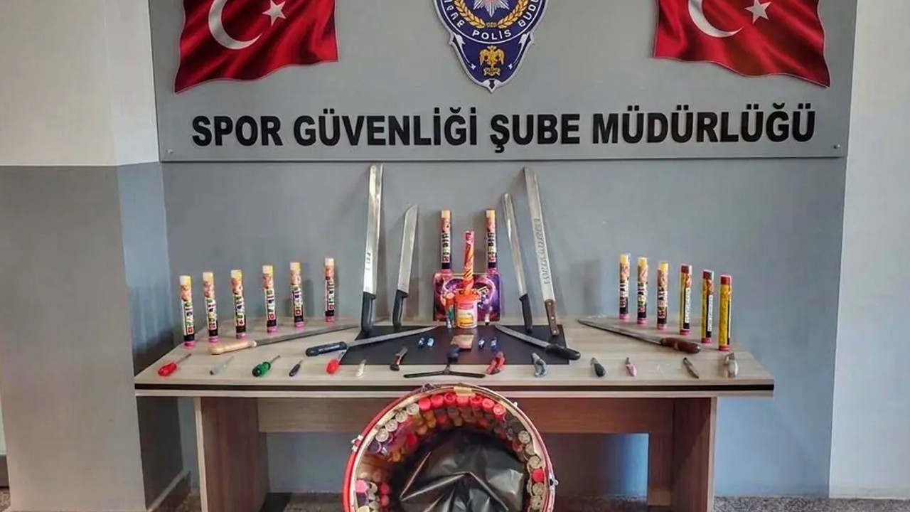 Kocaelispor-Göztepe maçı öncesi taraftar otobüsünden cephanelik çıktı