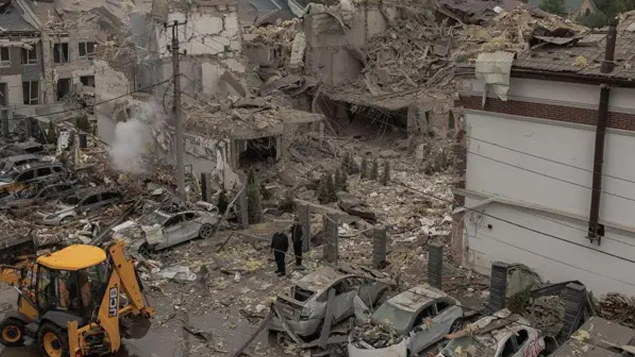 Rusya’dan iki bölgeye hava saldırısı: Can kaybı ve yaralılar var