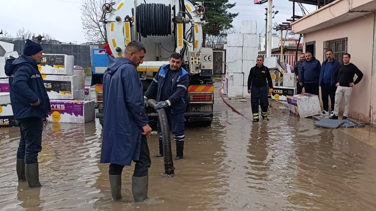 Siirt'te sağanak hayatı olumsuz etkiledi