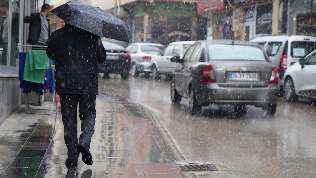 Bayburt’ta kar sürprizi: Yüksek noktalar yeniden beyaza büründü