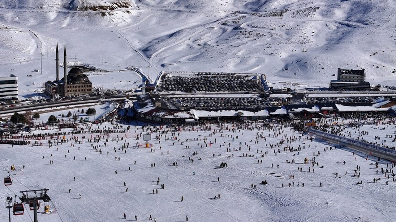 Erciyes'te tüm zamanların ziyaretçi rekoru kırıldı