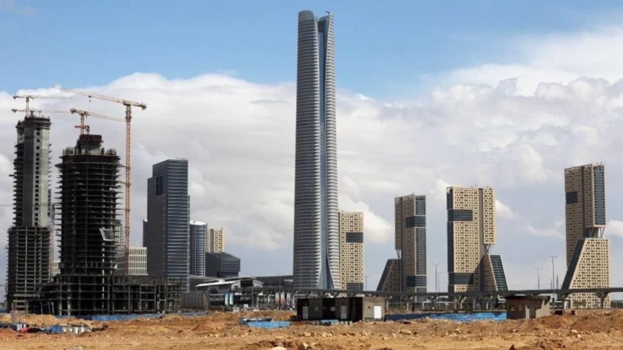 Mısır’dan 27 milyar dolarlık gövde gösterisi: Çölün ortasına 165 gökdelenli ‘Omurga’