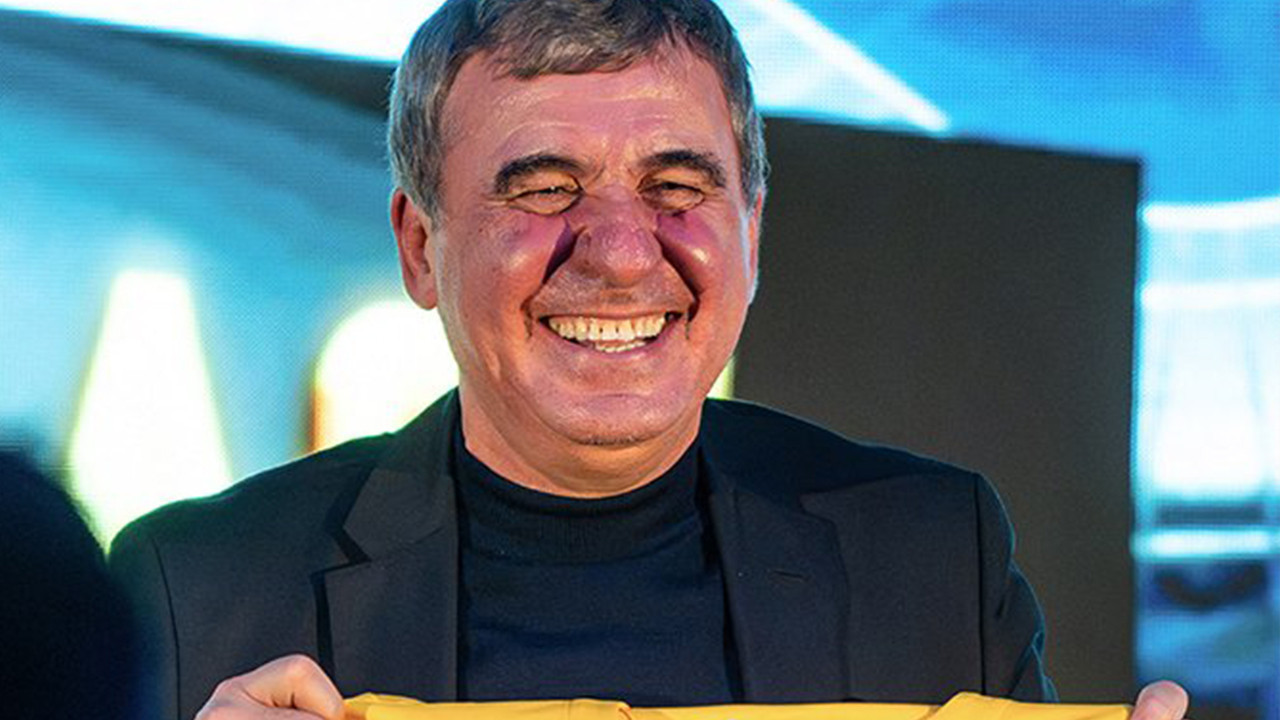 Romanya Milli Takımı'nda Hagi dönemi resmen başladı