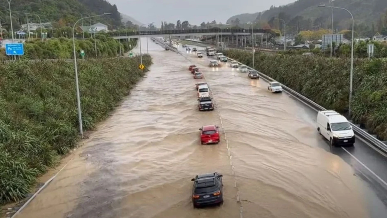Yeni Zelanda 'acil durum' ilan edildi