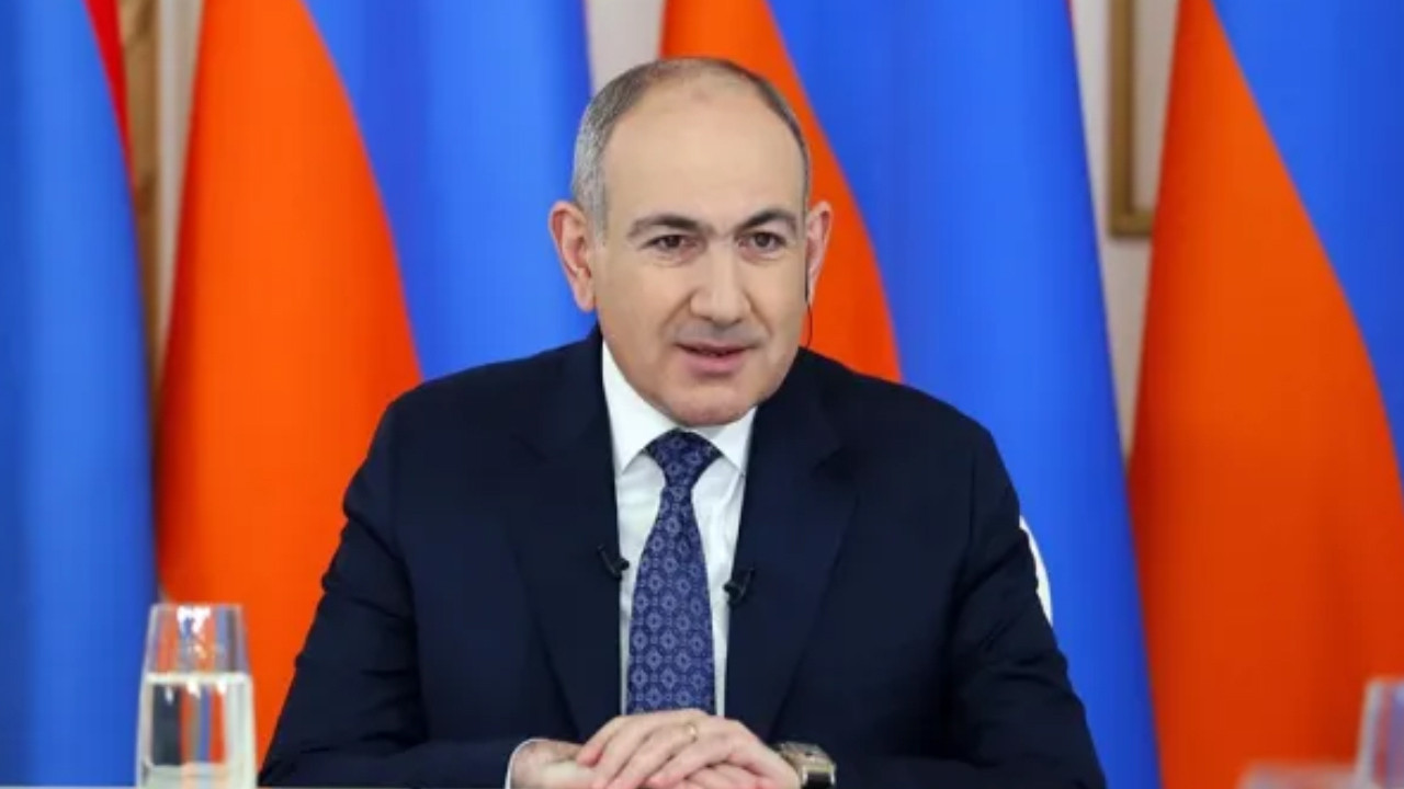 Paşinyan’dan anayasa çıkışı: Karabağ maddeleri nedeniyle değişiklik şart