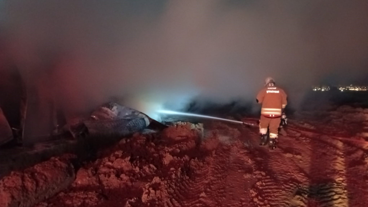 Hatay'da konteyner yangını: Bir işçi hayatını kaybetti