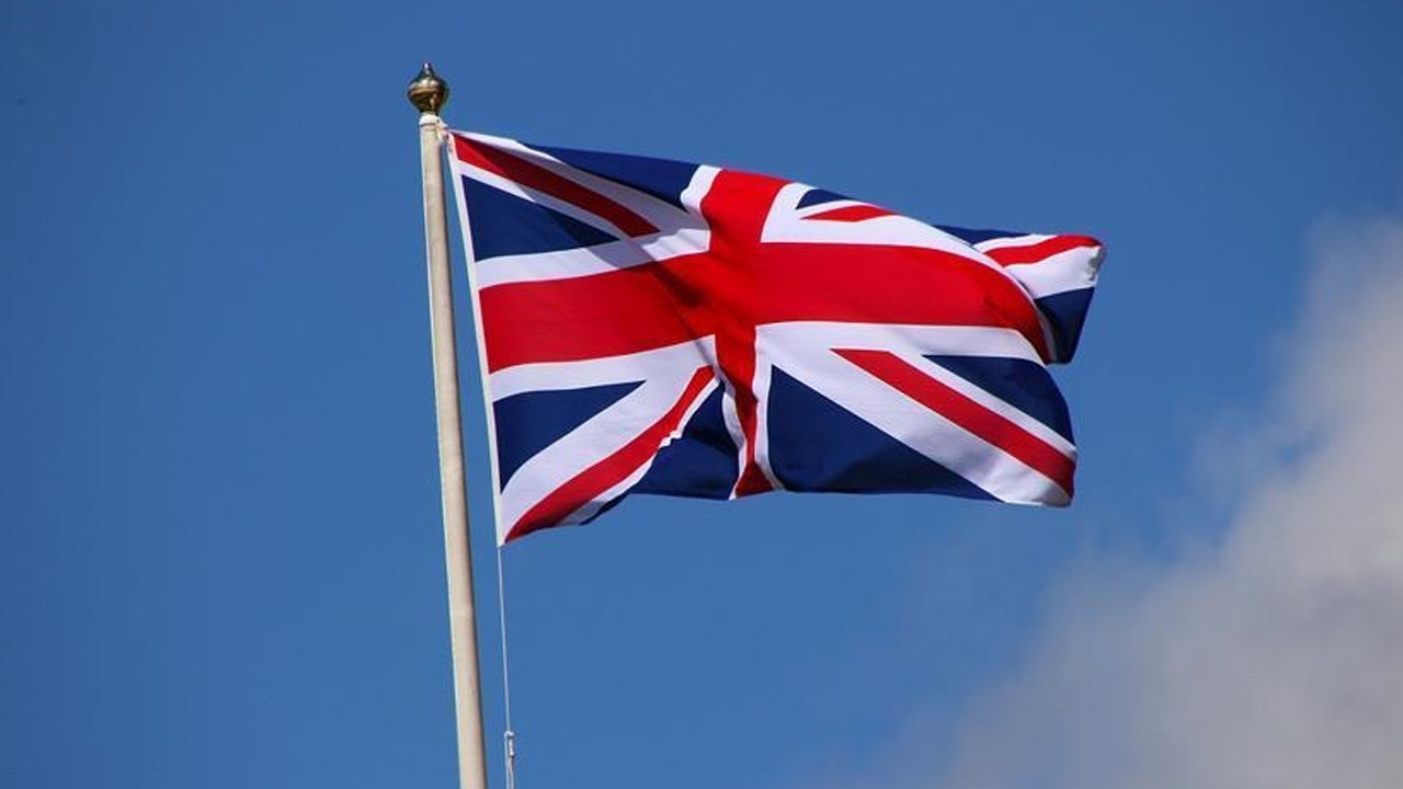 İngiltere'den Kur’an-ı Kerim düşmanına ülkeye giriş yasağı