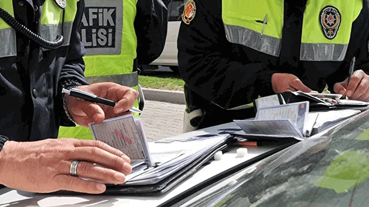 Trafikte tartışma pahalıya patladı; 360 bin lirayı yiyip oturdular