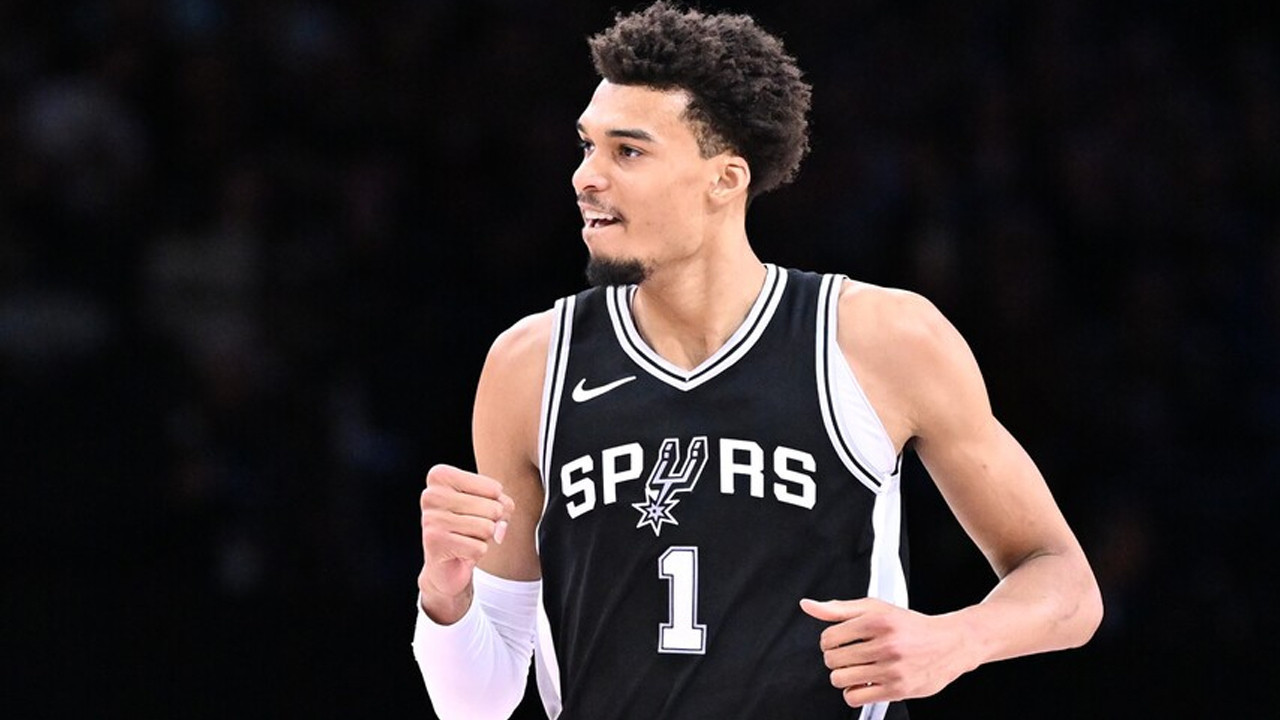 Wembanyama NBA’de tarihe geçti: Yılın savunmacısı seçildi