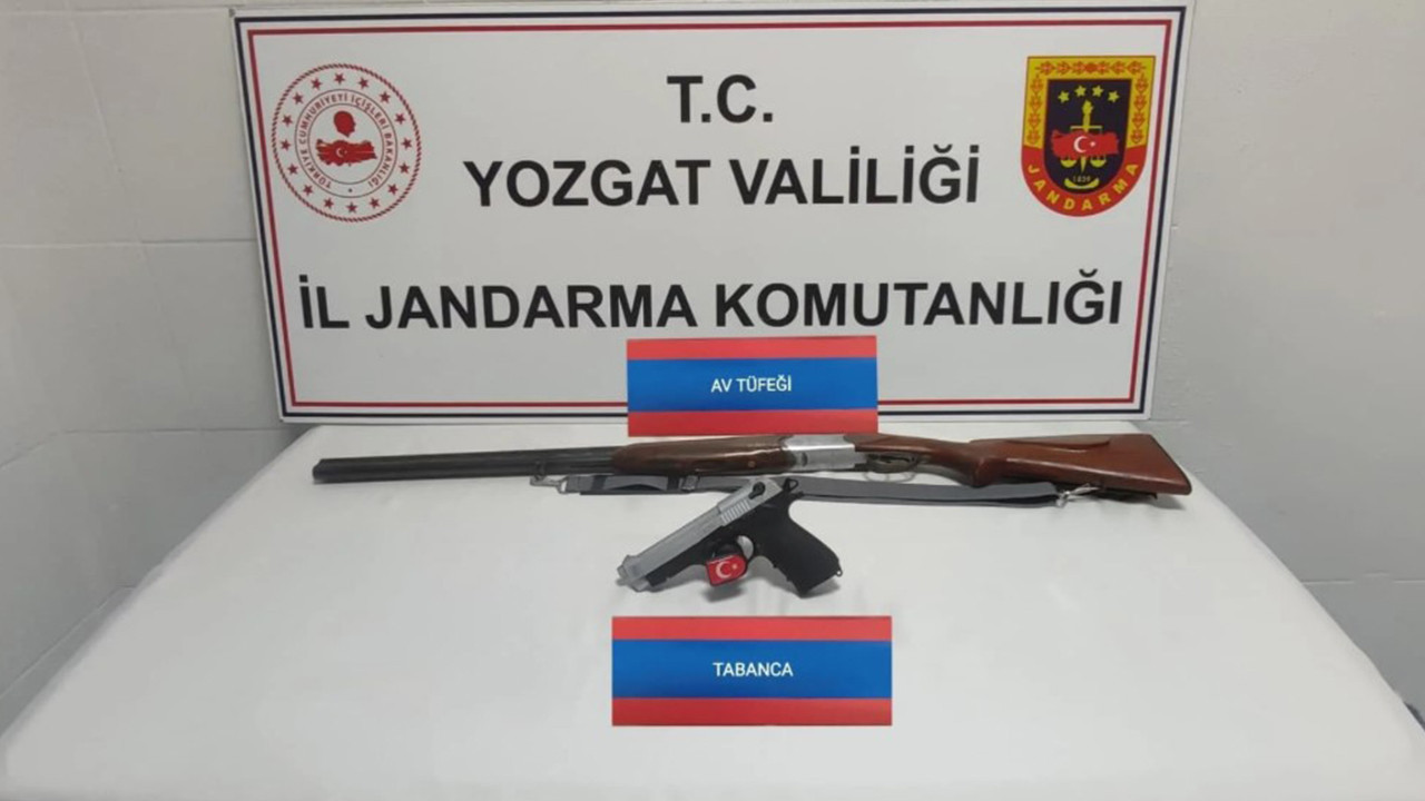 Köprü üstü operasyonu: Otomobilden ruhsatsız silah çıktı