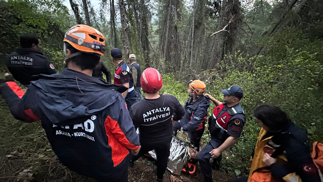 Antalya’da 80 metrelik uçuruma yuvarlanan adam kurtarıldı