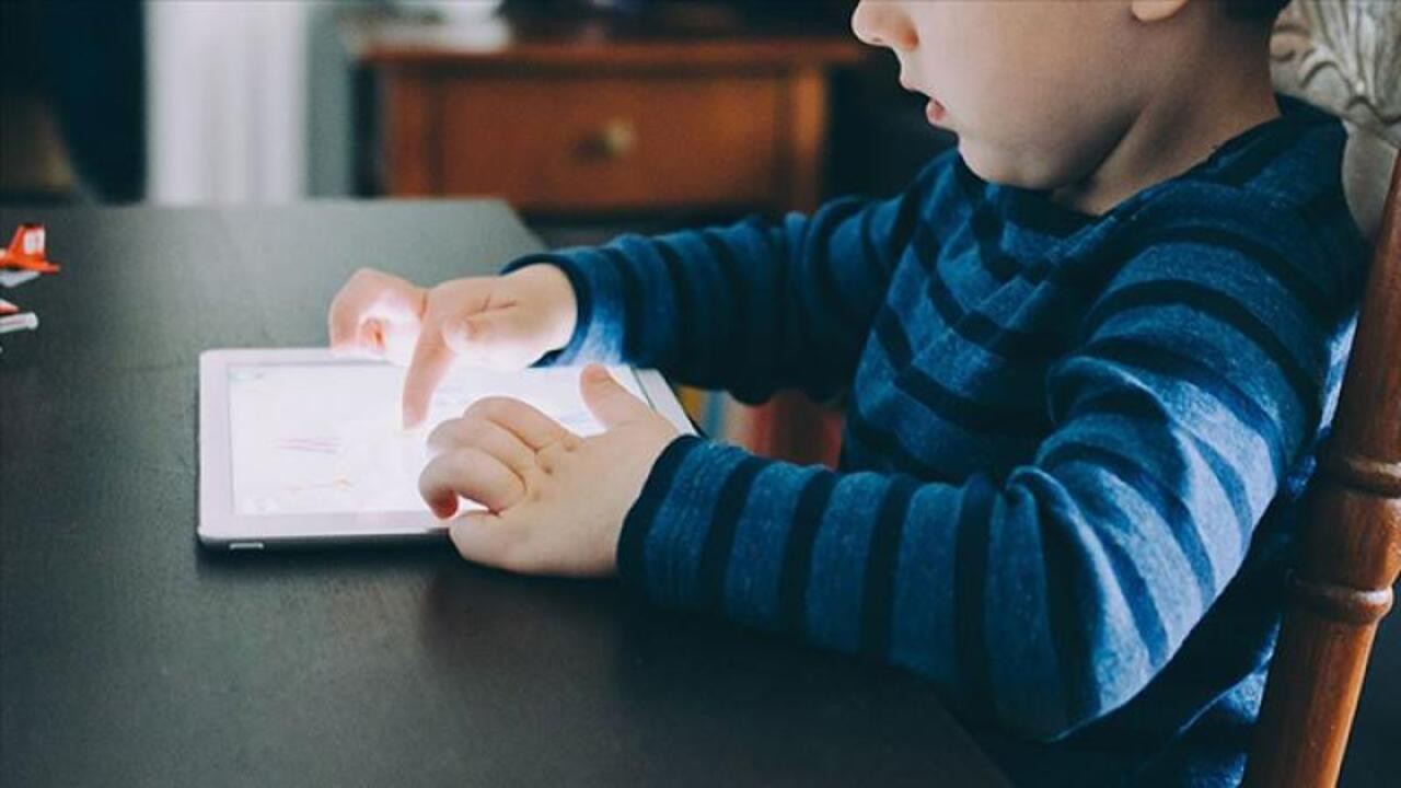 Çocuklara yönelik sosyal medya düzenlemesi yasalaştı: Uzmanlar ne diyor?