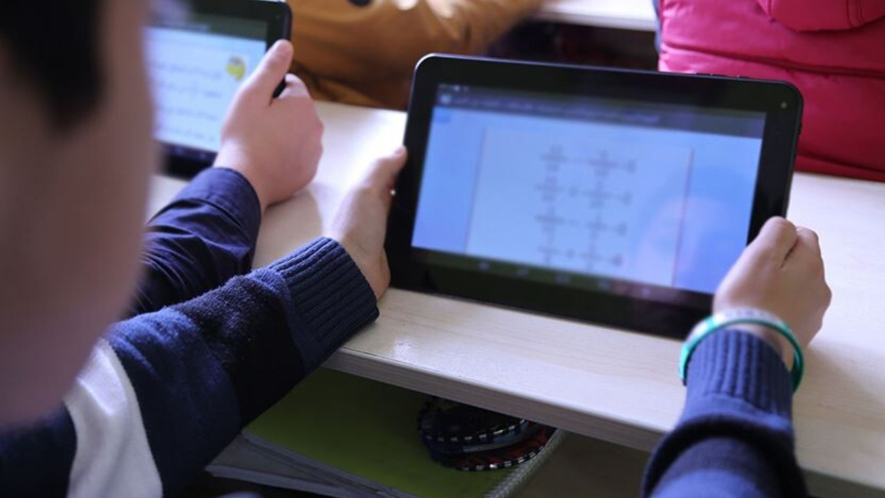 Dijital dünyada çocuklar tehlikede: Kritik rapor açıklandı