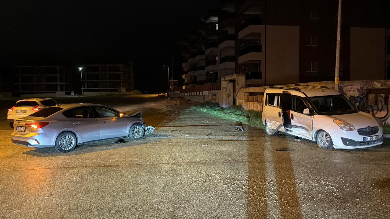 Ehliyetsiz sürücü ile alkollü sürücü kaza yaptı: Cezalar havada uçuştu