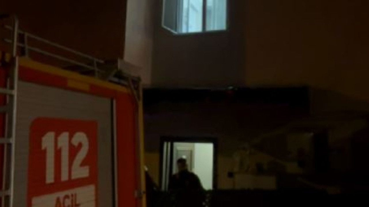 Elektrikli sobadan çıkan yangında anne ile 6 aylık bebeği dumandan etkilendi